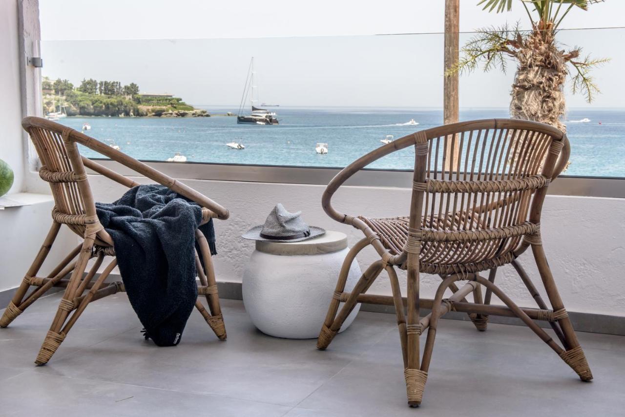 Laia Seafront Luxury Apartments Agia Pelagia Екстериор снимка