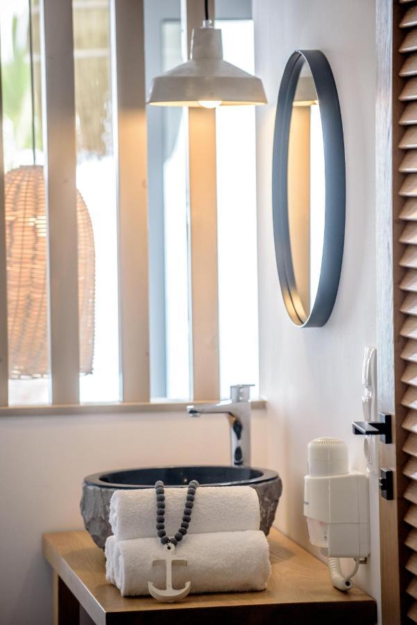 Laia Seafront Luxury Apartments Agia Pelagia Екстериор снимка