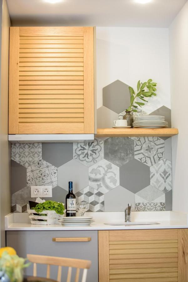 Laia Seafront Luxury Apartments Agia Pelagia Екстериор снимка