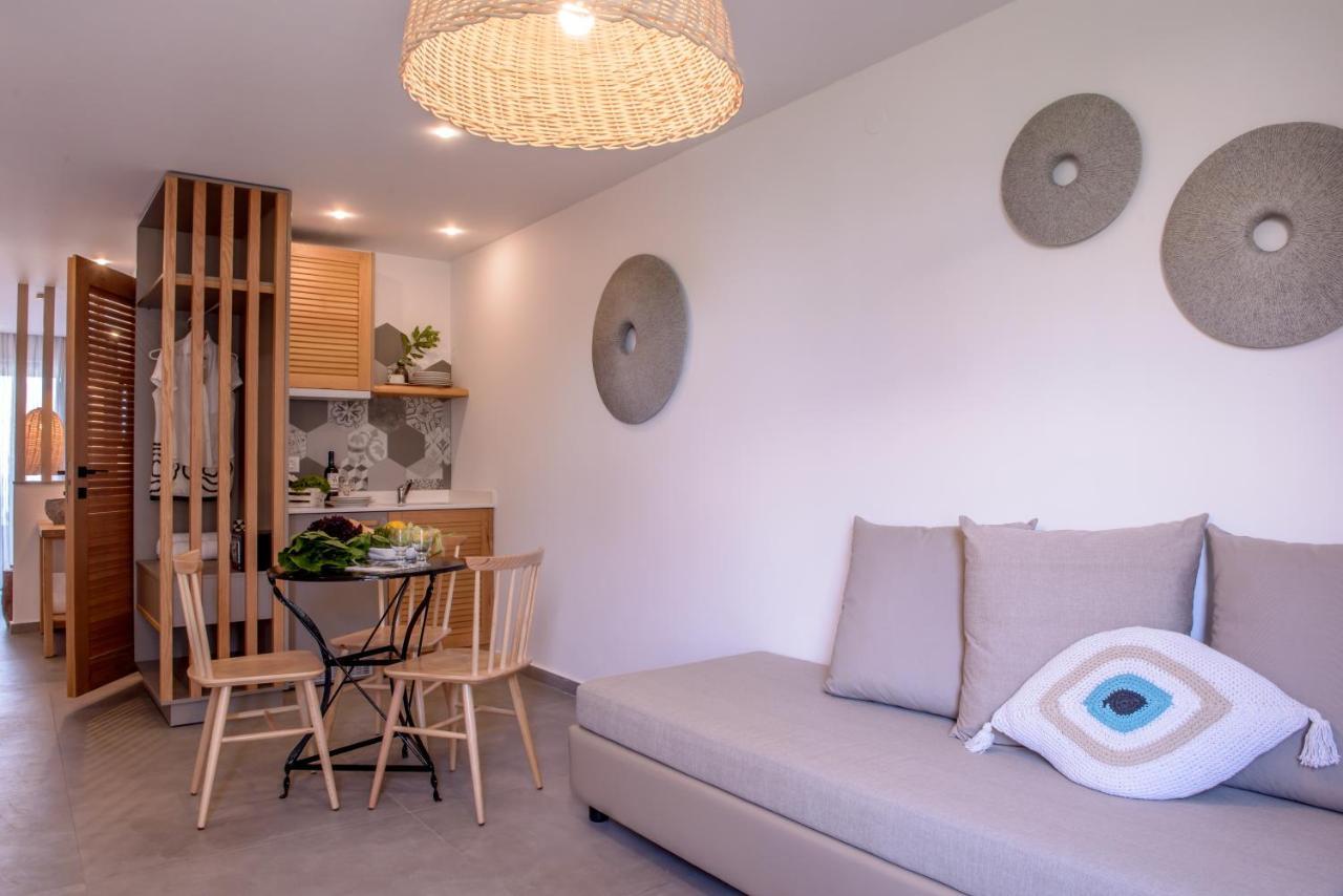 Laia Seafront Luxury Apartments Agia Pelagia Екстериор снимка
